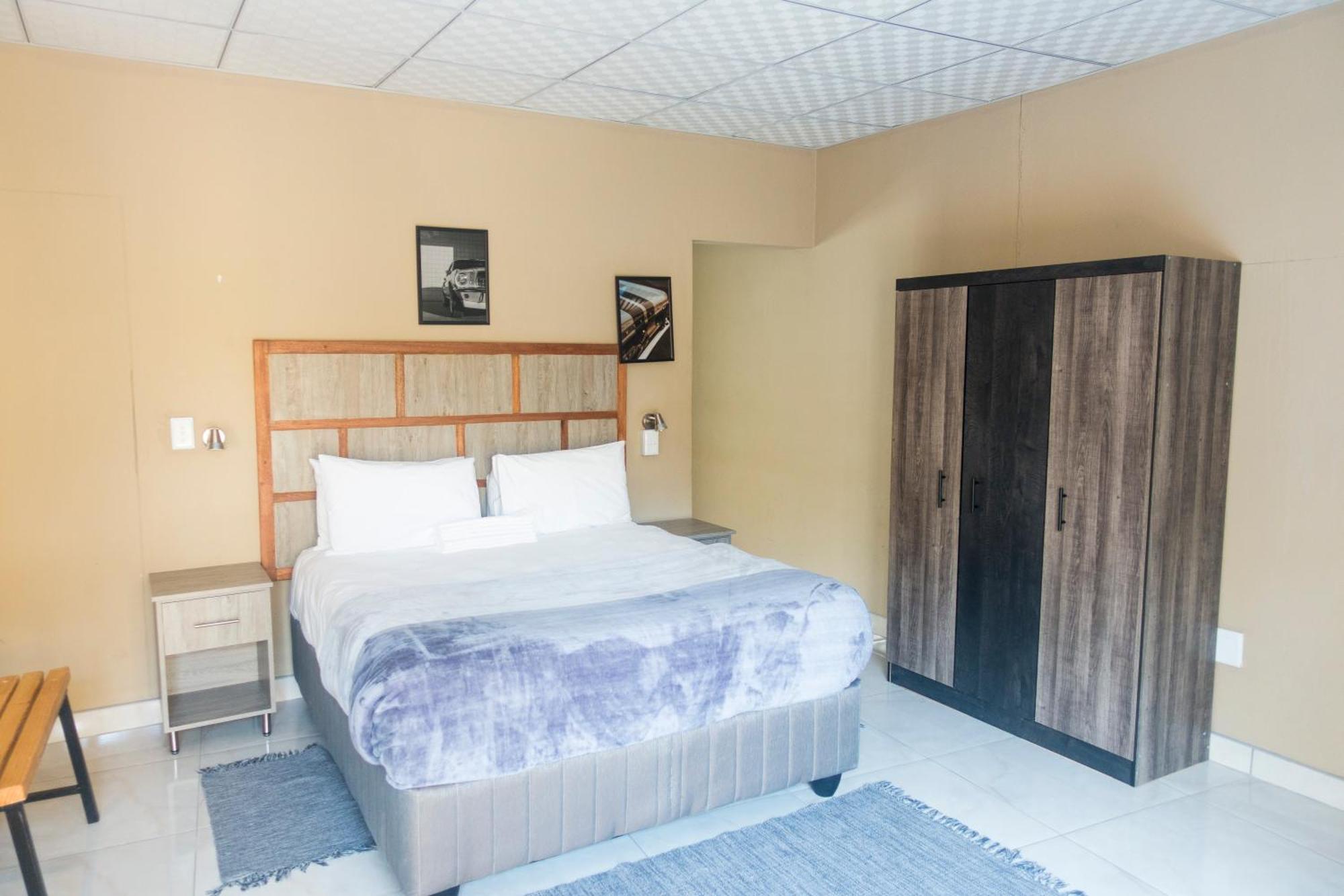 Ondangwa Rest Camp Bed & Breakfast Luaran gambar